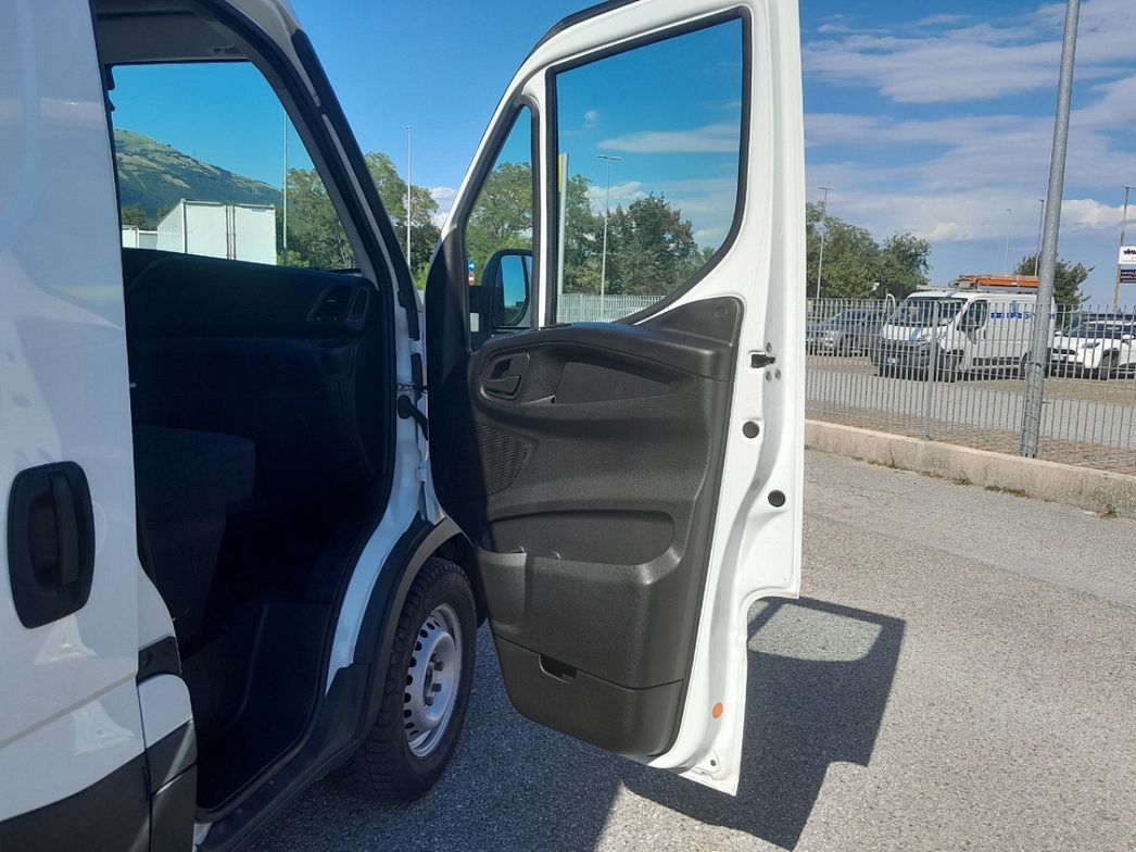 IVECO | IVECO 35S15V--FURGONE-3520 L