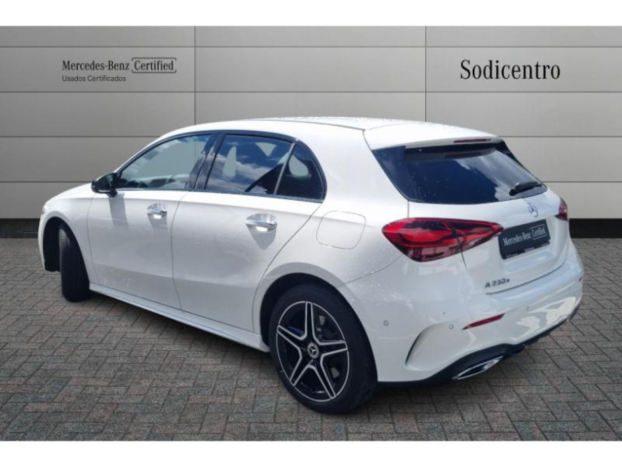 Imagem do veículo 3 / 19