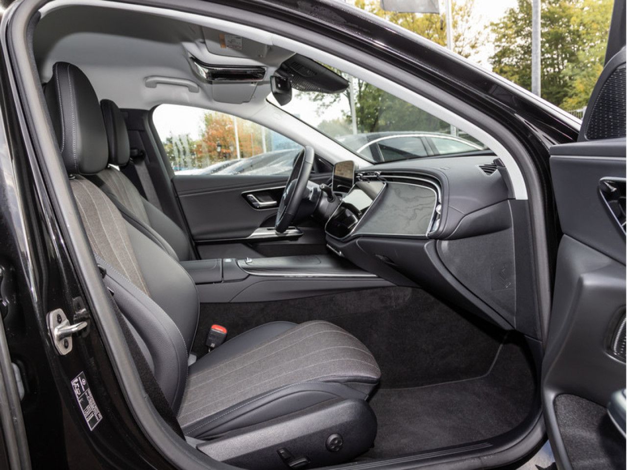 Mercedes-Benz E-Klasse – Bild 8