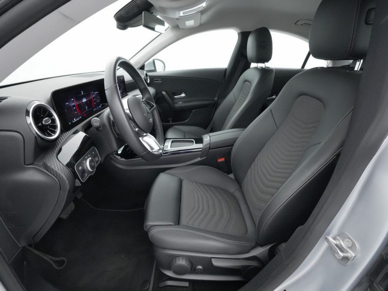 Imagem do ve&iacute;culo 9 / 18