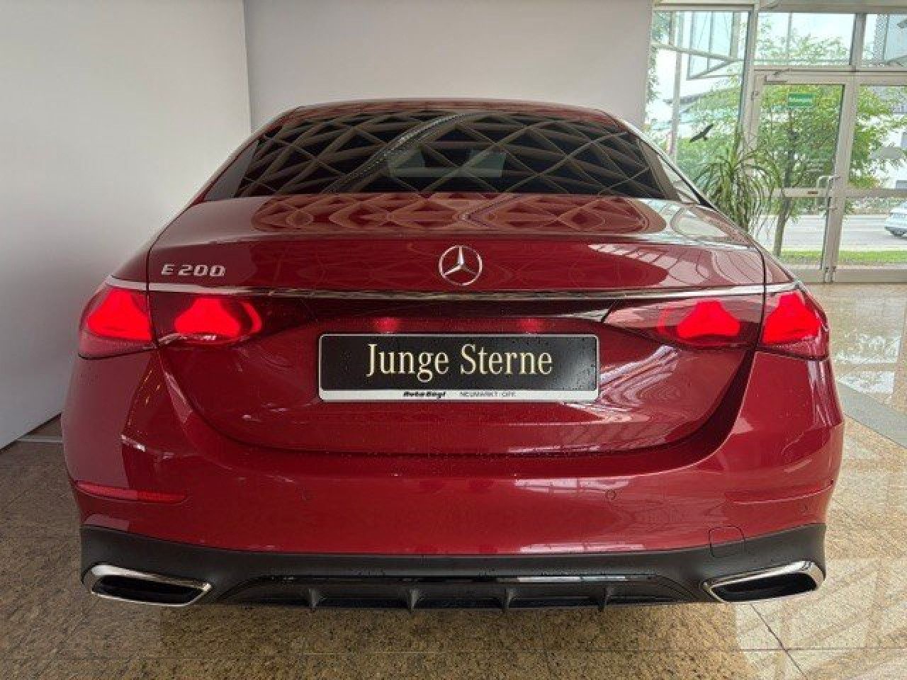 Mercedes-Benz E-Klasse – Bild 7