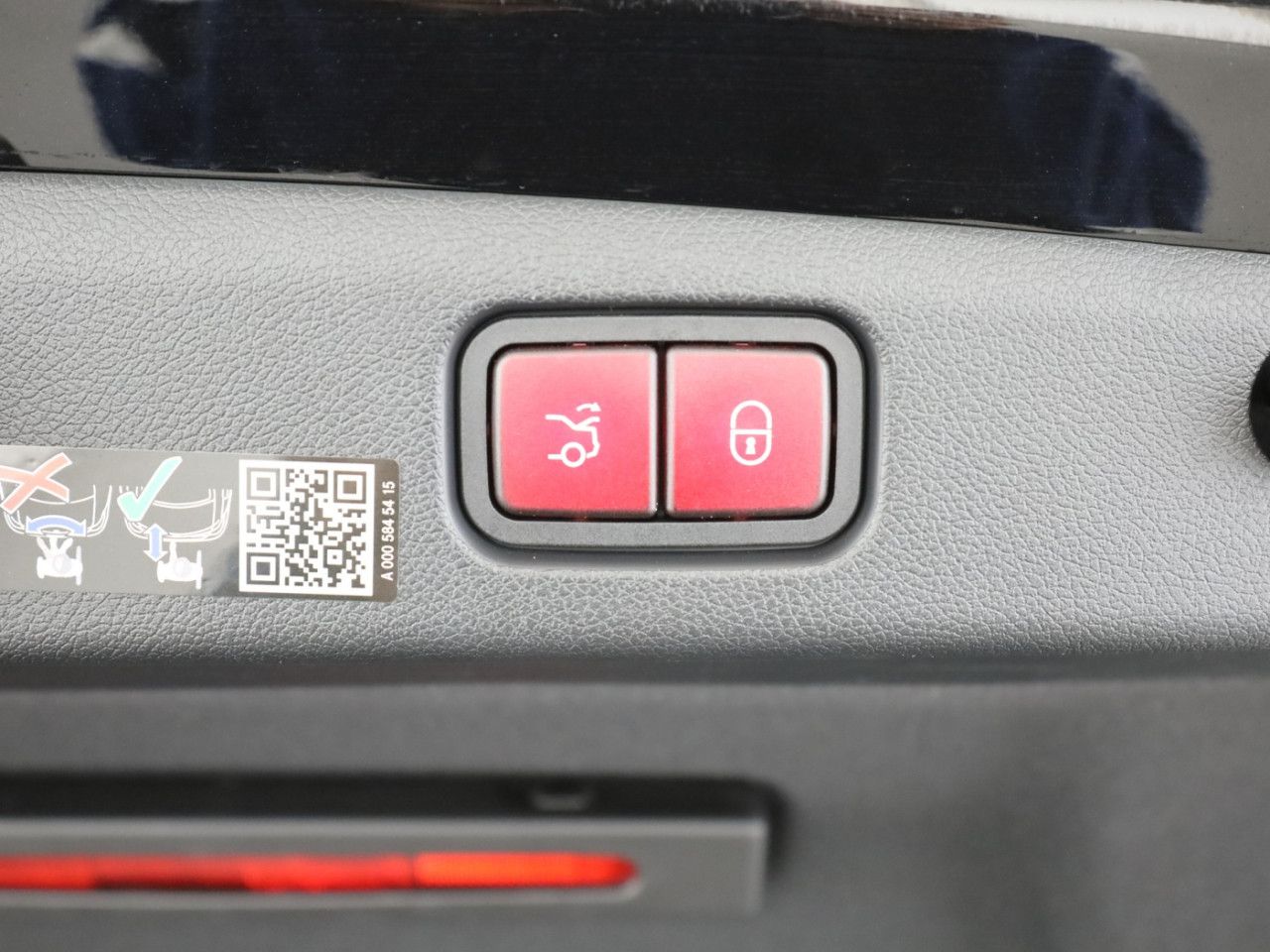 Mercedes-Benz E-Klasse – Bild 24