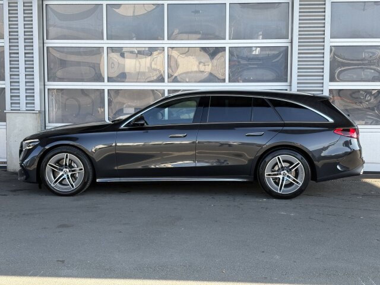 Mercedes-Benz E-Klasse – Bild 8