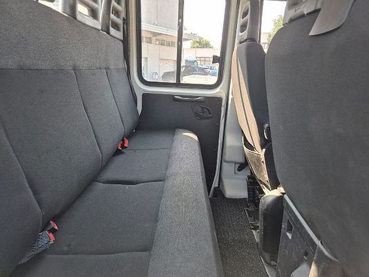 Vehicle image 5 / 6