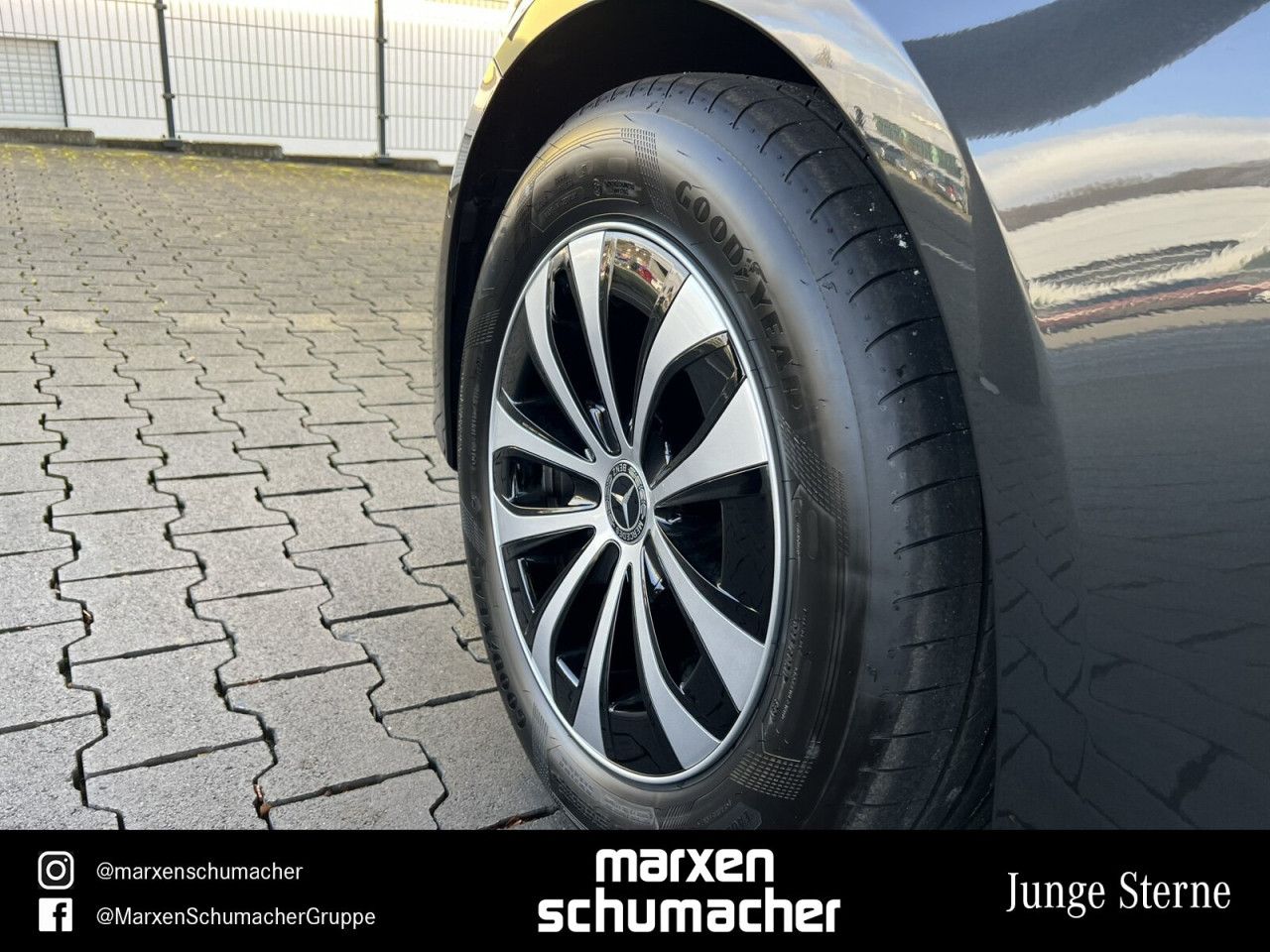 Mercedes-Benz E-Klasse – Bild 7
