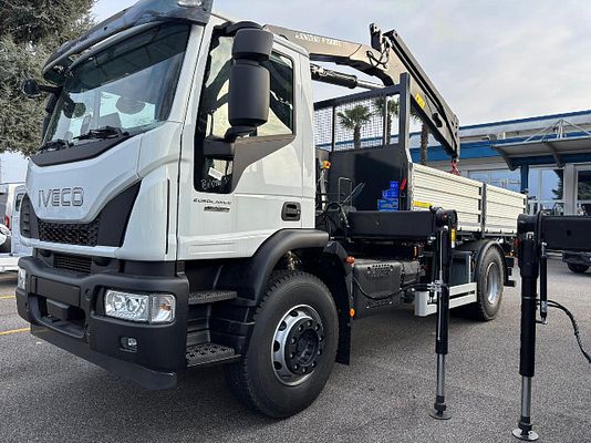 Vehicle image 2 / 15