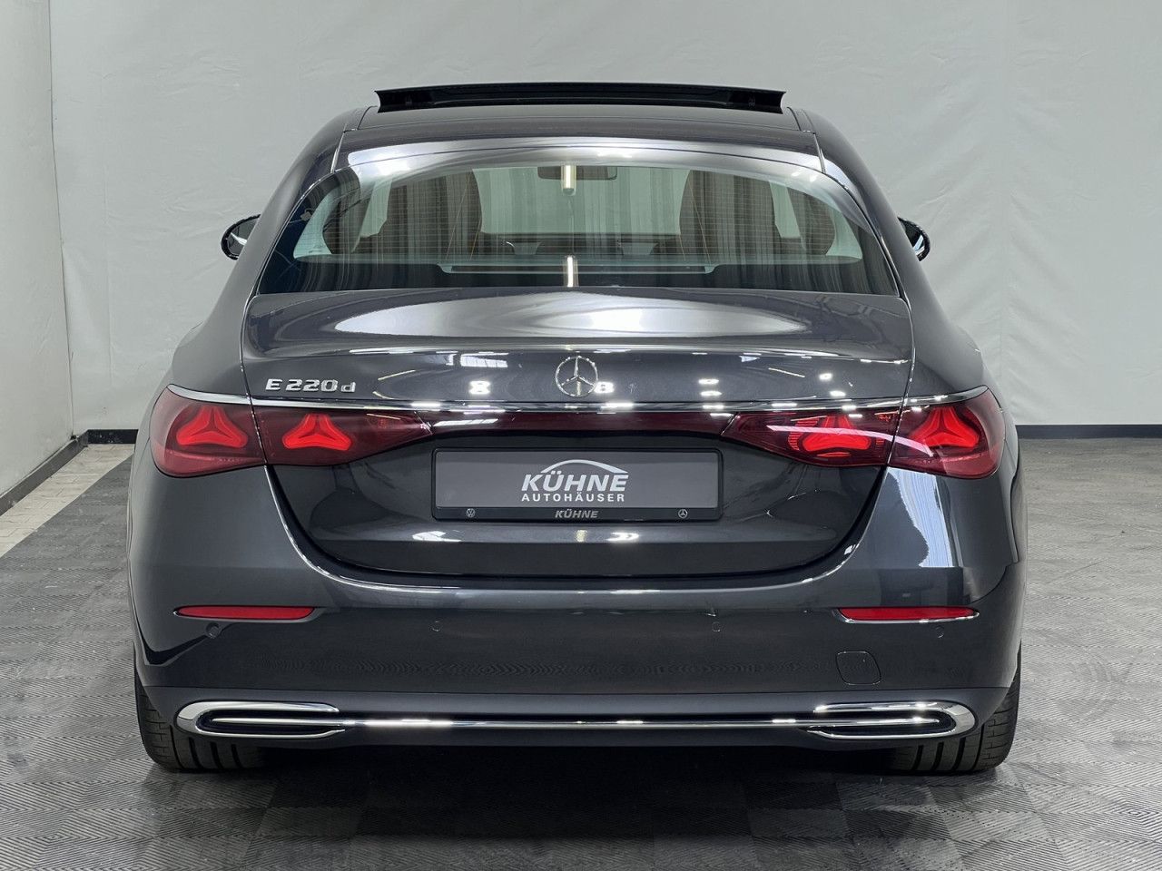 Mercedes-Benz E-Klasse – Bild 4