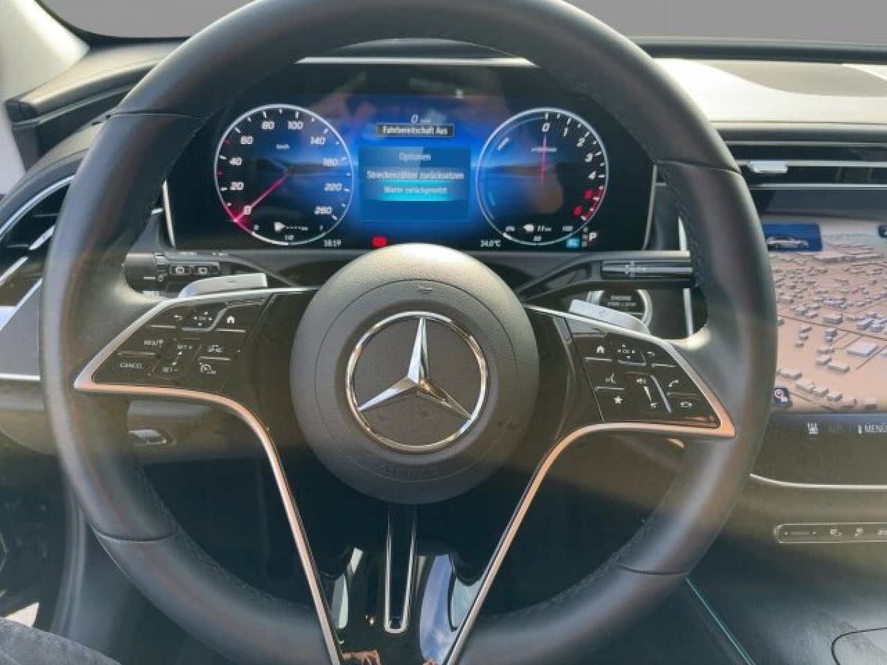 Mercedes-Benz E-Klasse – Bild 9
