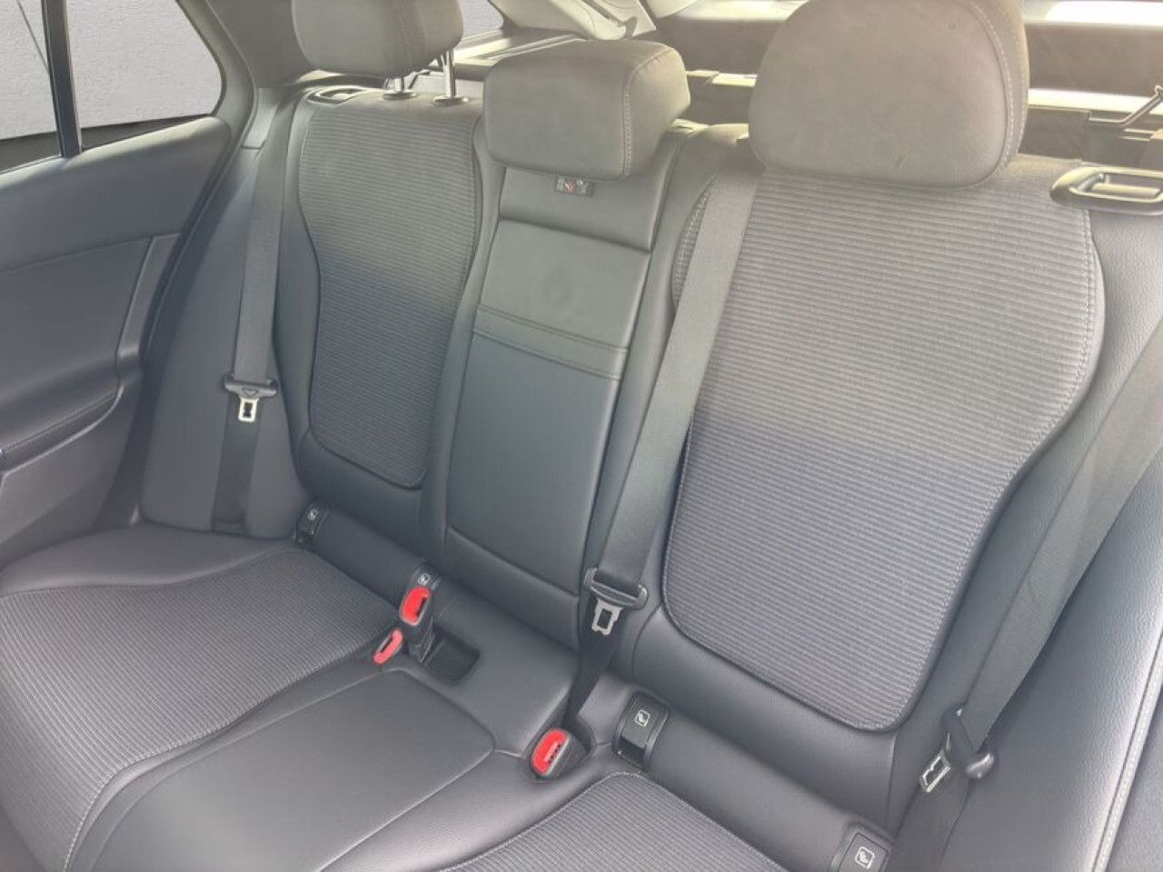 Mercedes-Benz C-Klasse – Bild 18