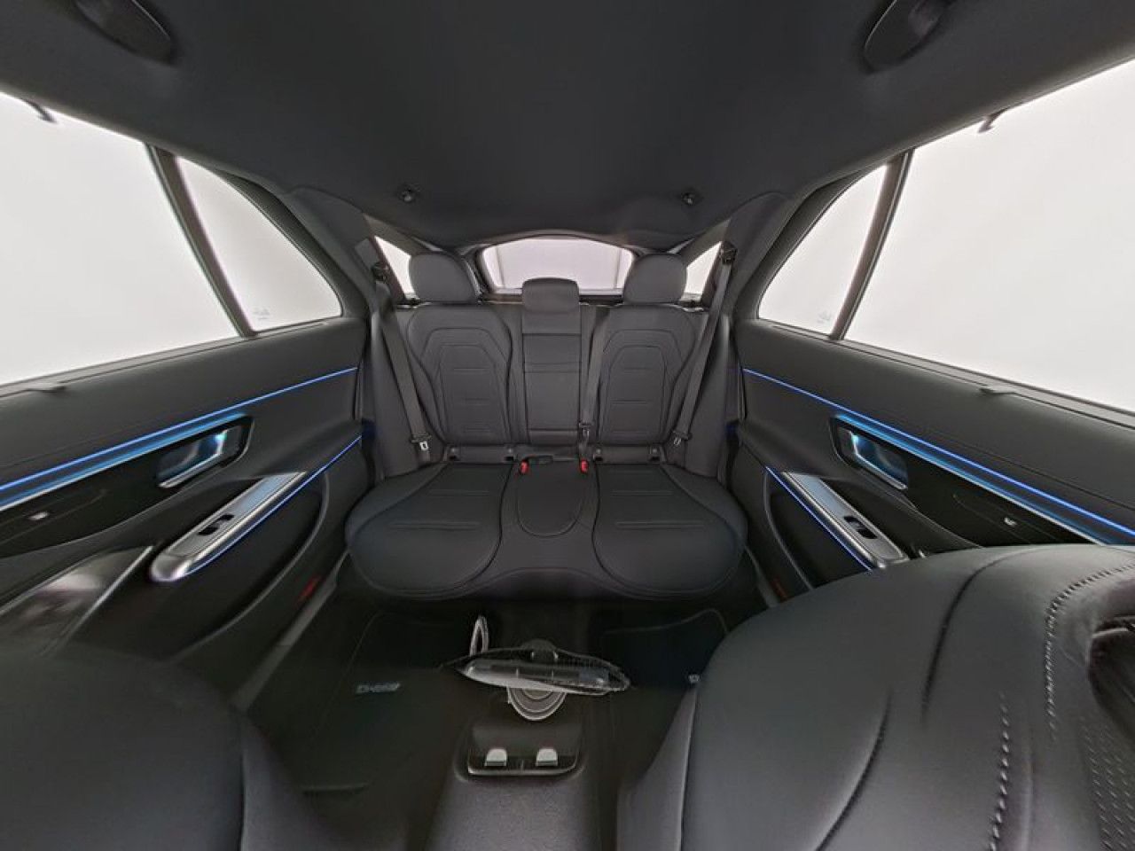 Mercedes-Benz E-Klasse – Bild 9