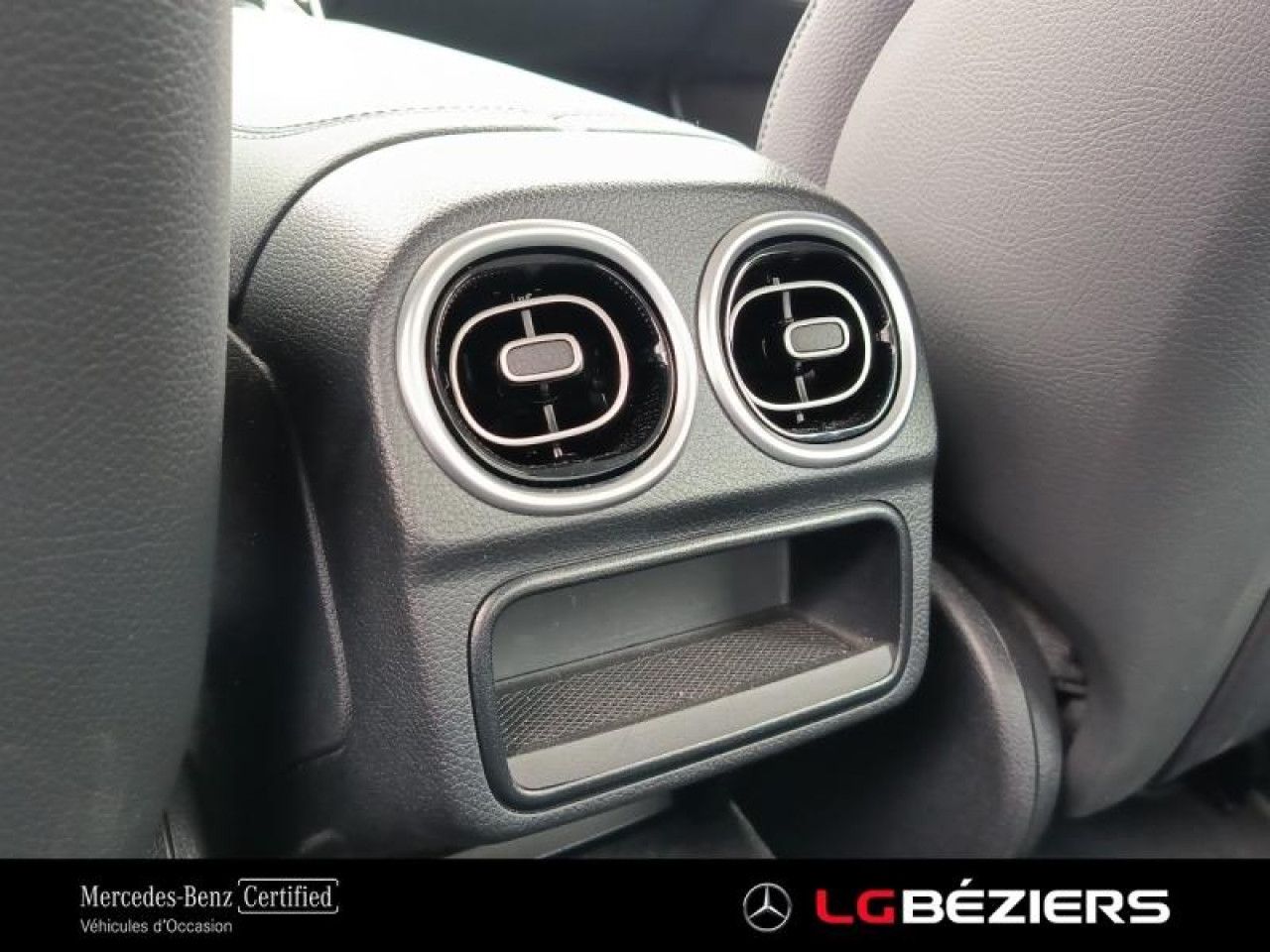 Photo du v&eacute;hicule 16 / 18