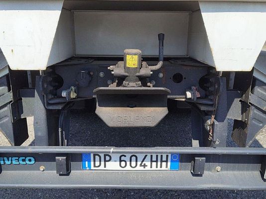 Vehicle image 10 / 21