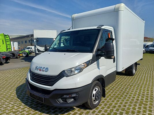 Vehicle image 1 / 12