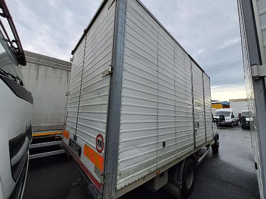 Vehicle image 4 / 6