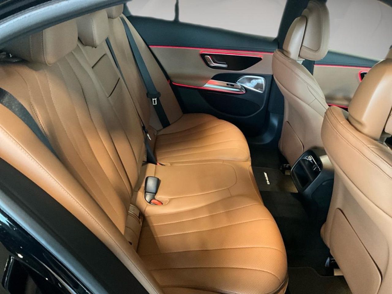 Mercedes-Benz E-Klasse – Bild 7
