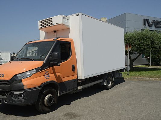 Vehicle image 1 / 6