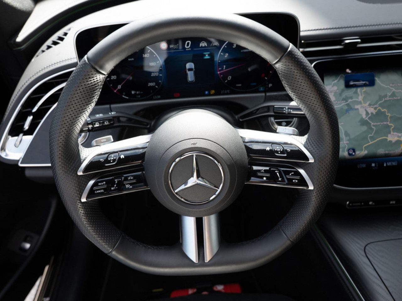 Mercedes-Benz E-Klasse – Bild 9