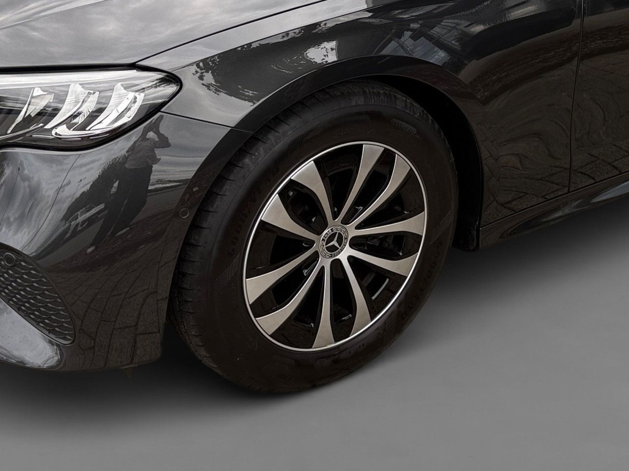 Mercedes-Benz E-Klasse – Bild 10