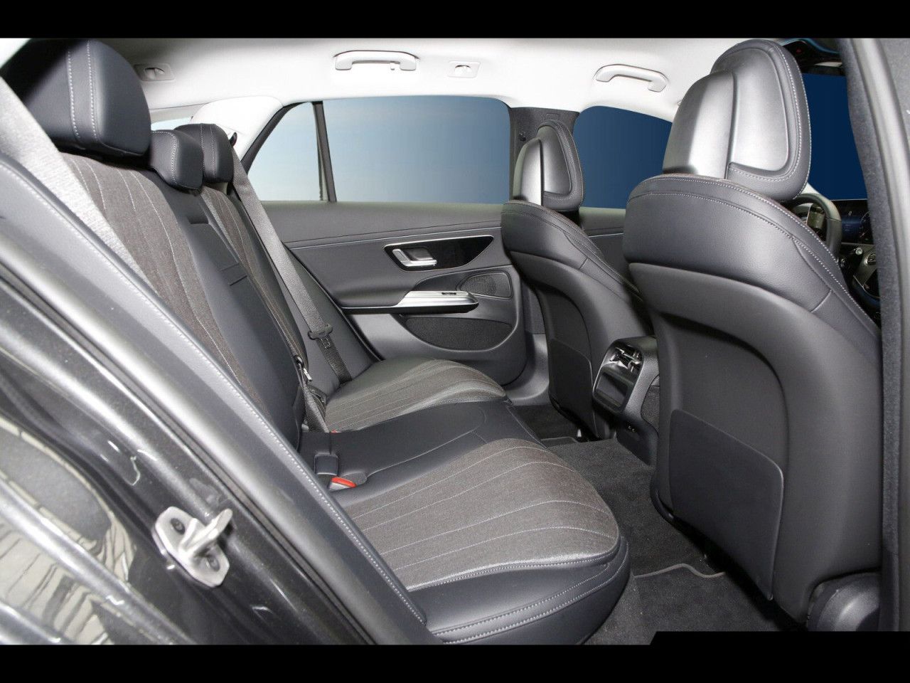 Mercedes-Benz E-Klasse – Bild 9
