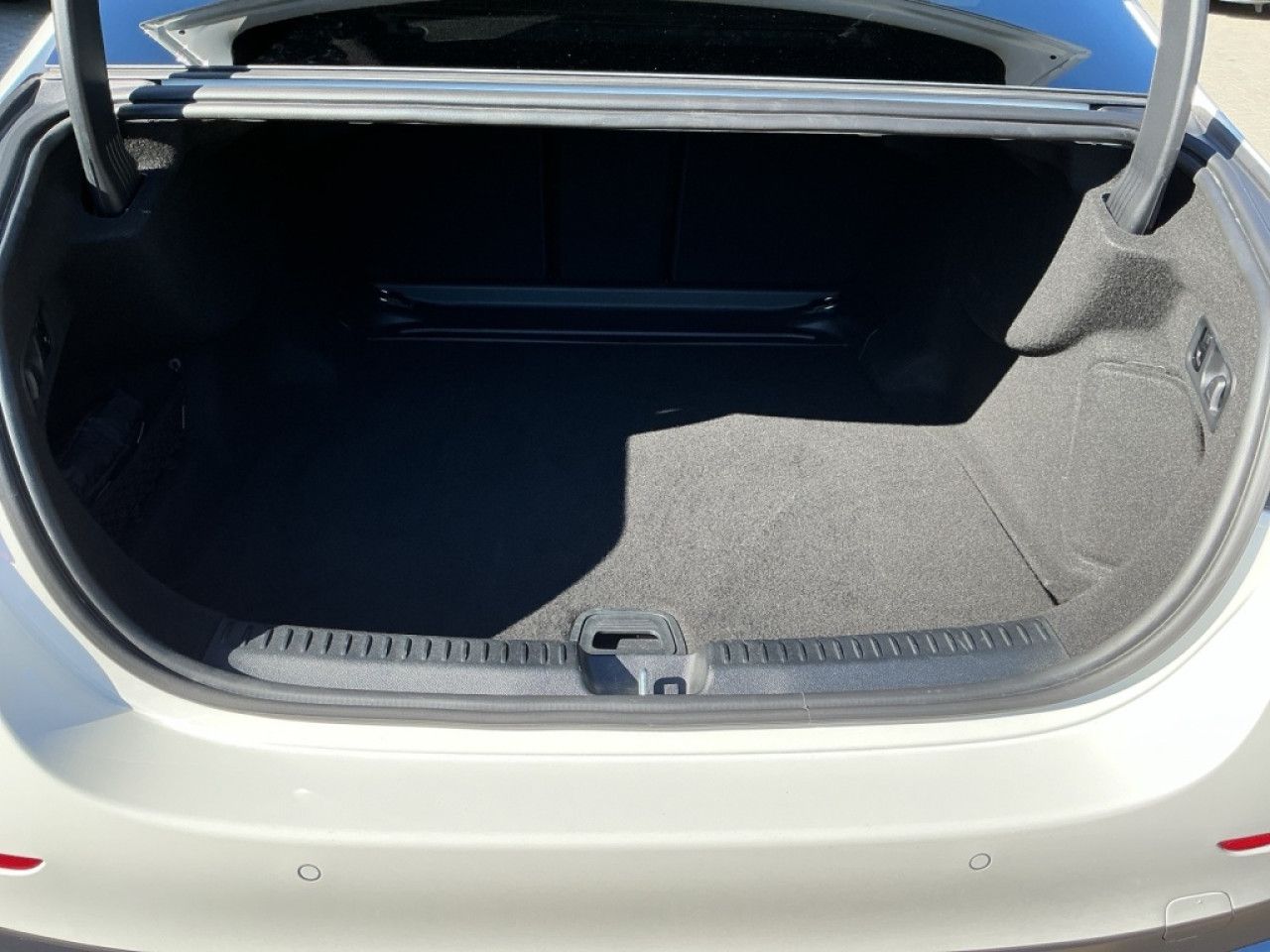 Mercedes-Benz E-Klasse – Bild 13