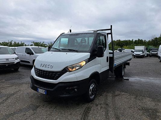 Vehicle image 1 / 11