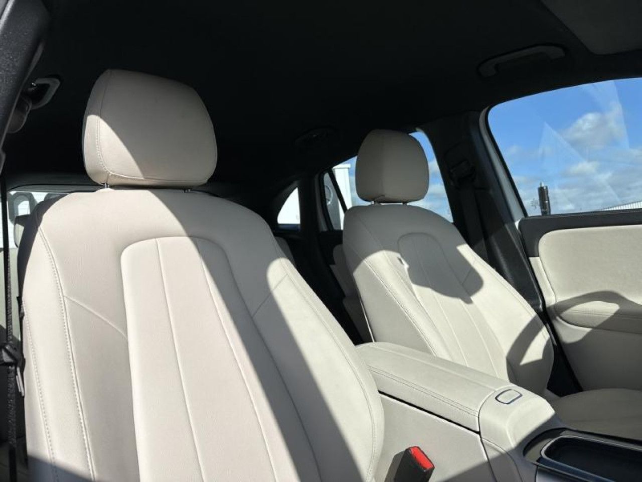 Photo du v&eacute;hicule 11 / 18