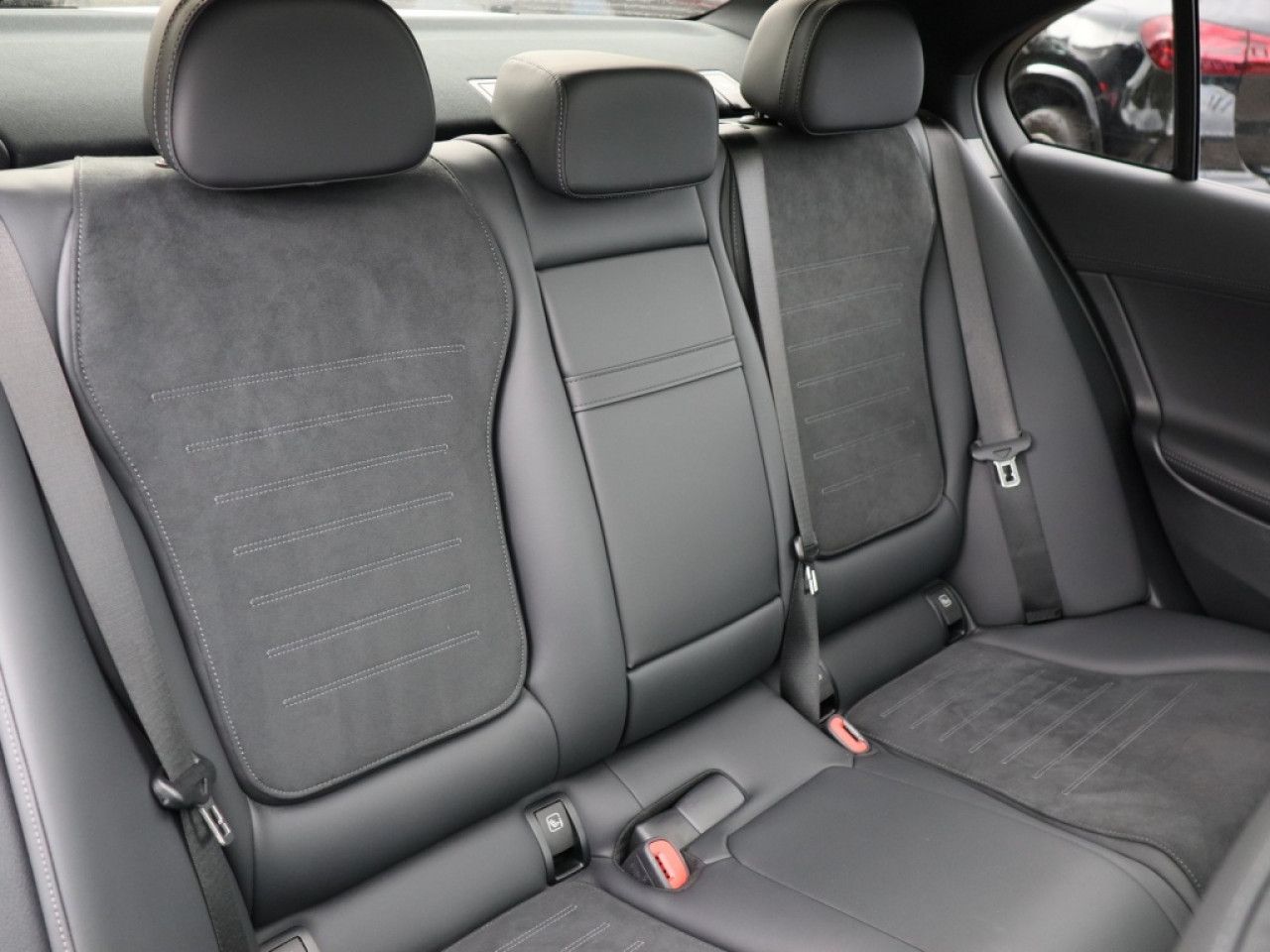 Mercedes-Benz C-Klasse – Bild 4