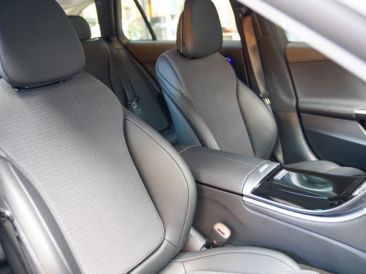 Mercedes-Benz C-Klasse – Bild 8