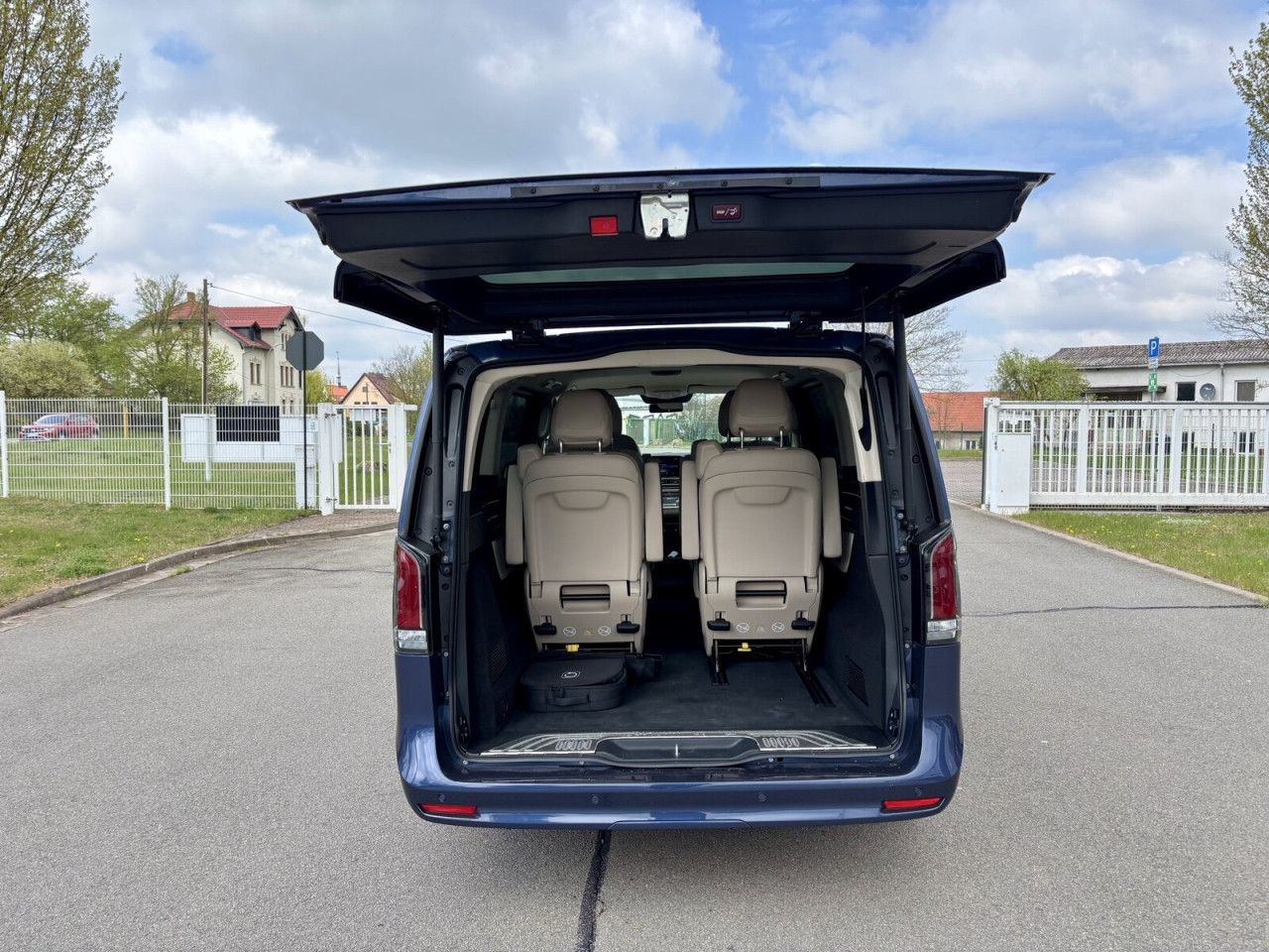 Mercedes-Benz EQV – Bild 8