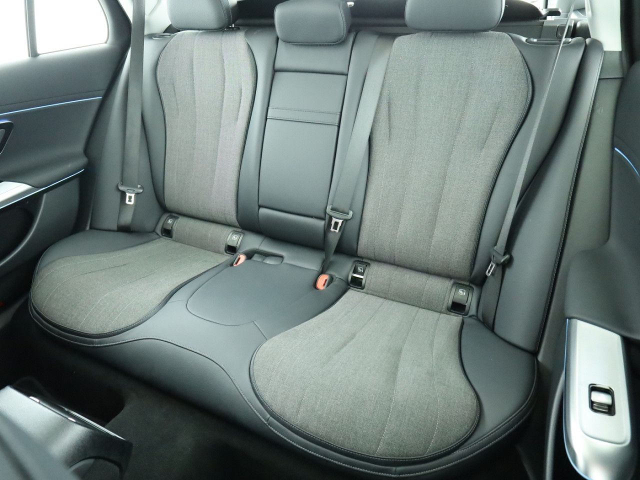 Mercedes-Benz E-Klasse – Bild 18