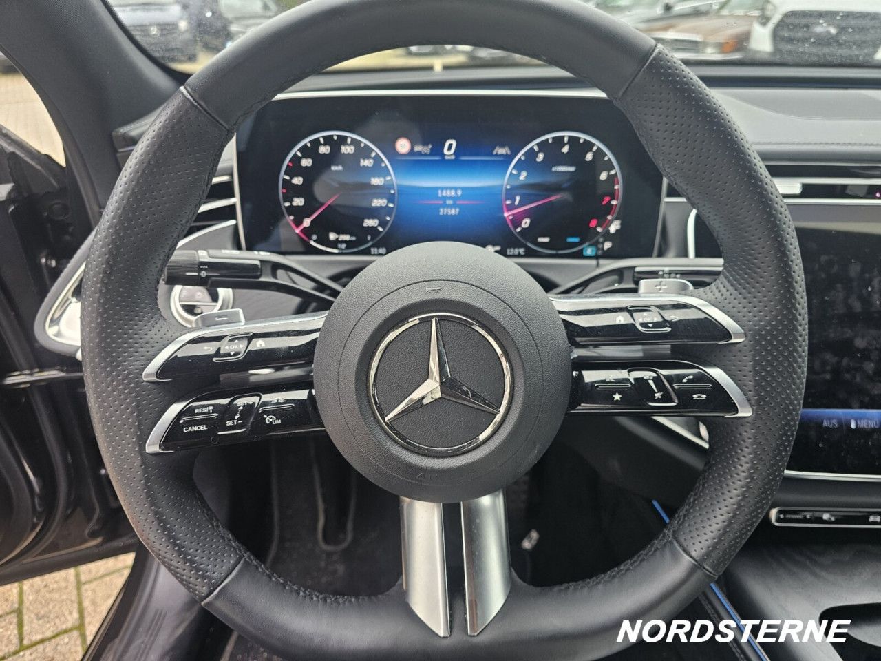 Mercedes-Benz E-Klasse – Bild 13