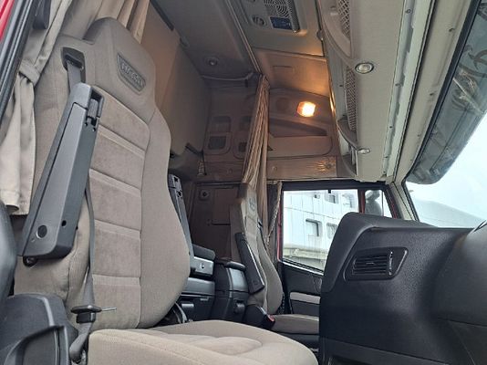 Vehicle image 3 / 15
