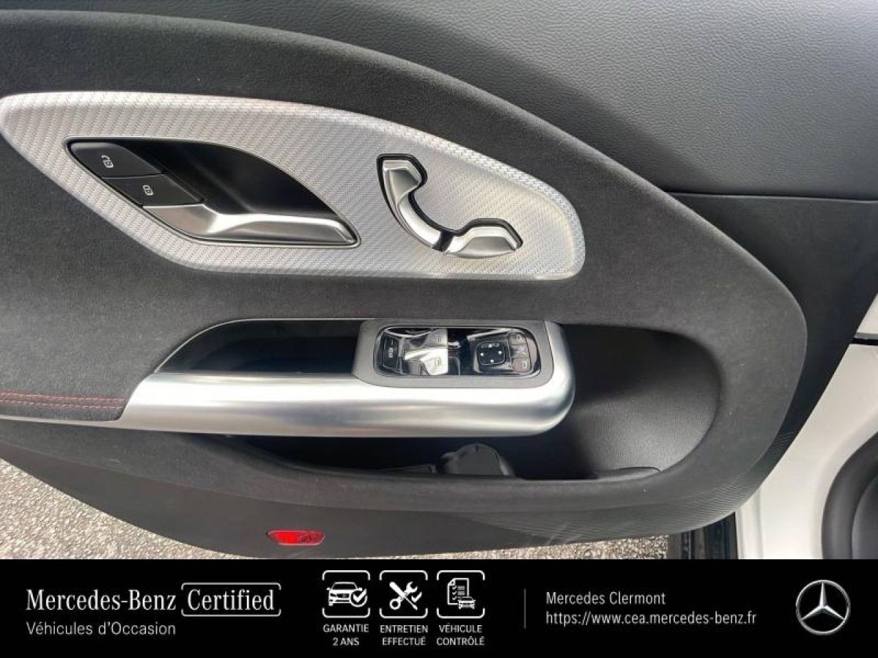 Photo du v&eacute;hicule 16 / 18