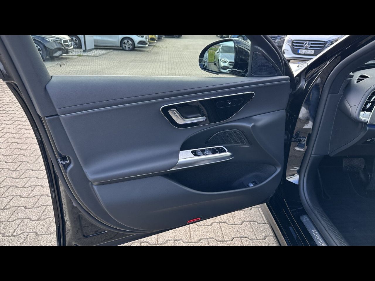 Mercedes-Benz E-Klasse – Bild 14