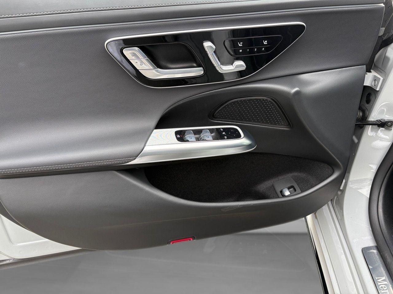 Mercedes-Benz E-Klasse – Bild 12