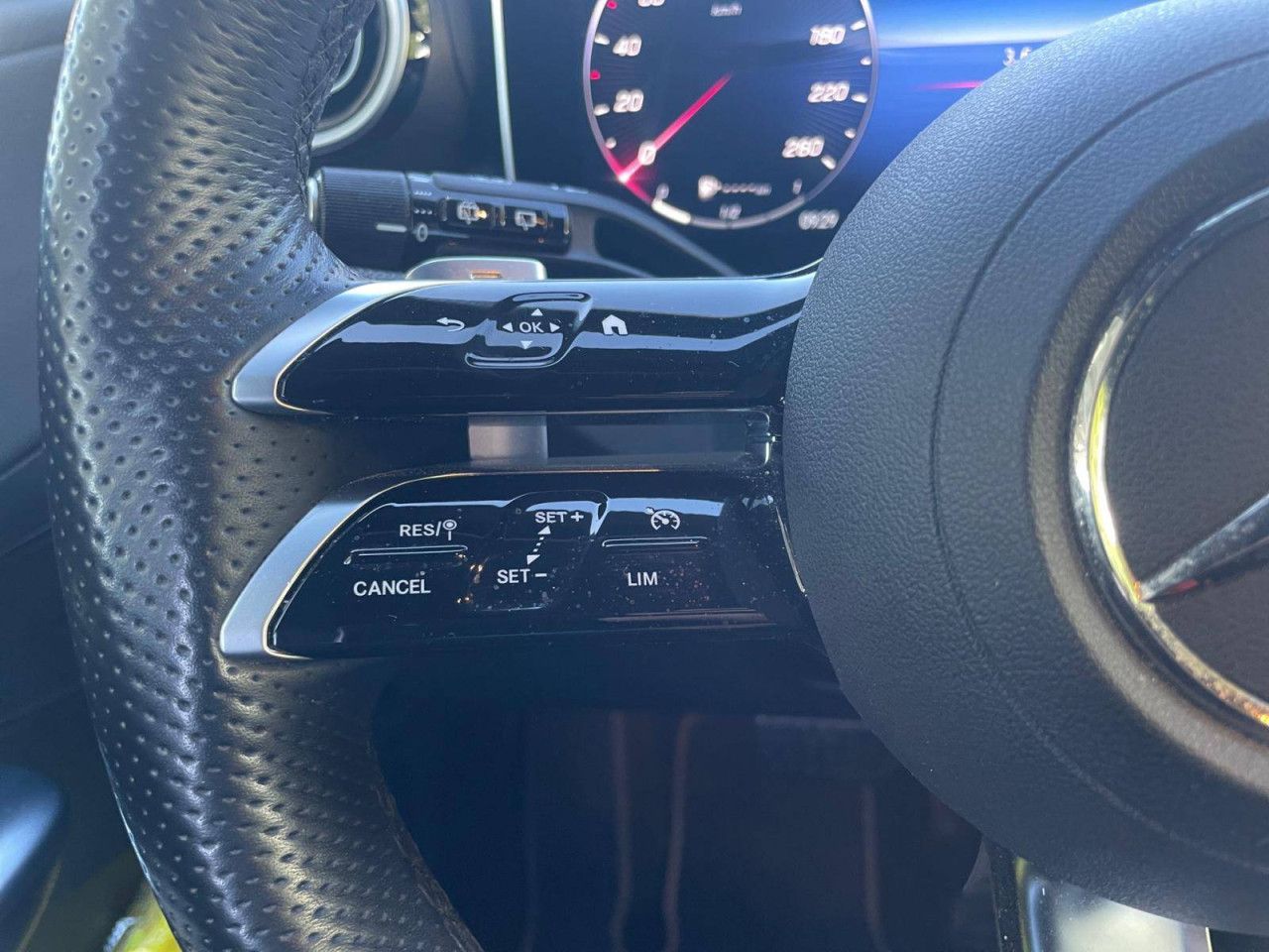 Photo du v&eacute;hicule 16 / 18