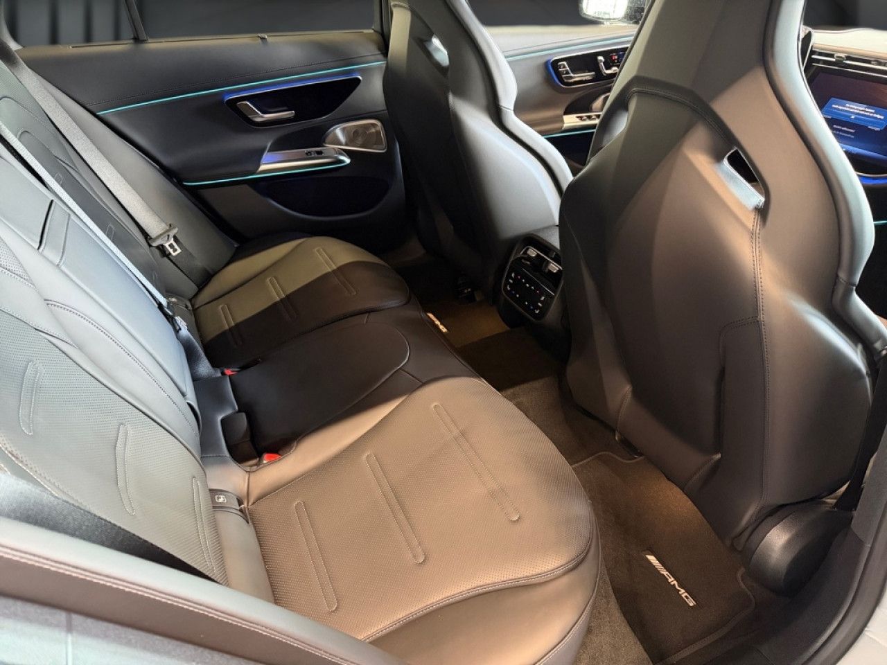Mercedes-Benz E-Klasse – Bild 12