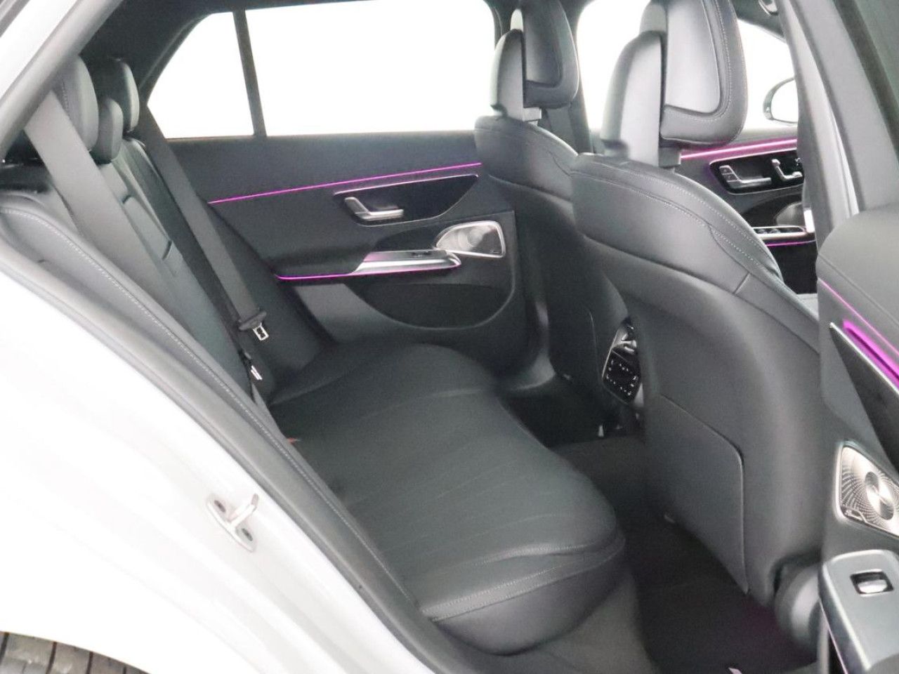 Mercedes-Benz E-Klasse – Bild 12