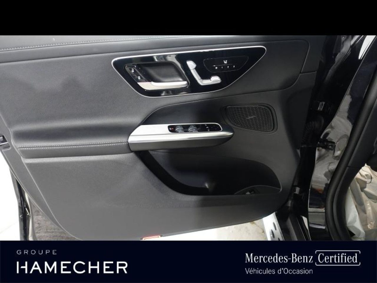 Photo du v&eacute;hicule 16 / 18