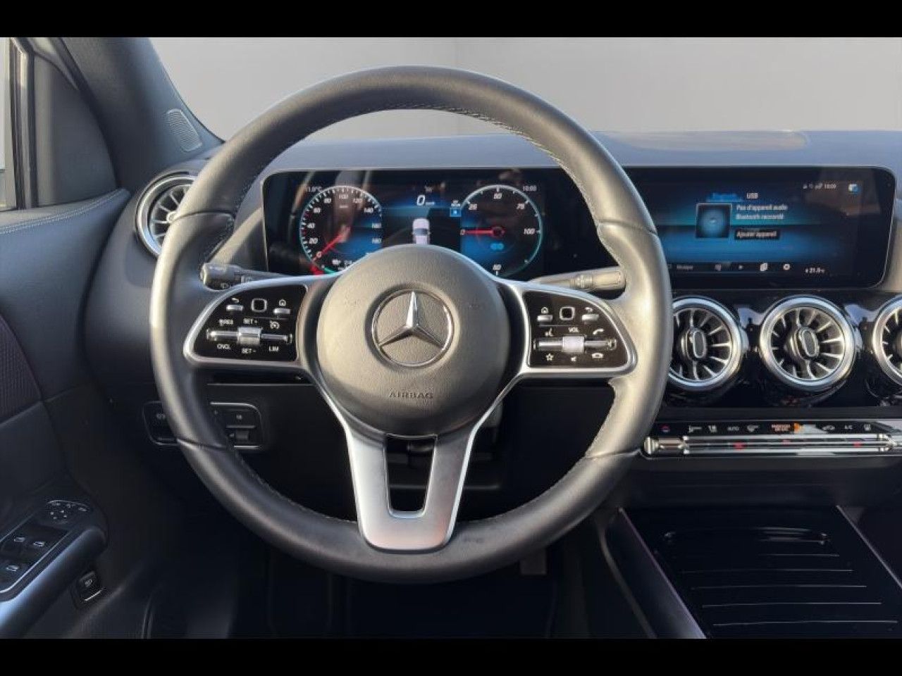 Photo du v&eacute;hicule 9 / 18