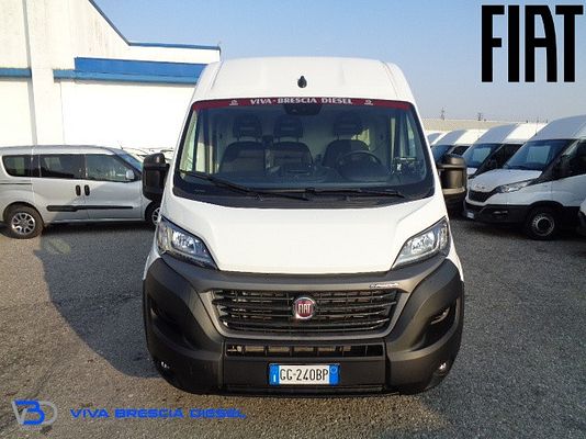 Vehicle image 2 / 15