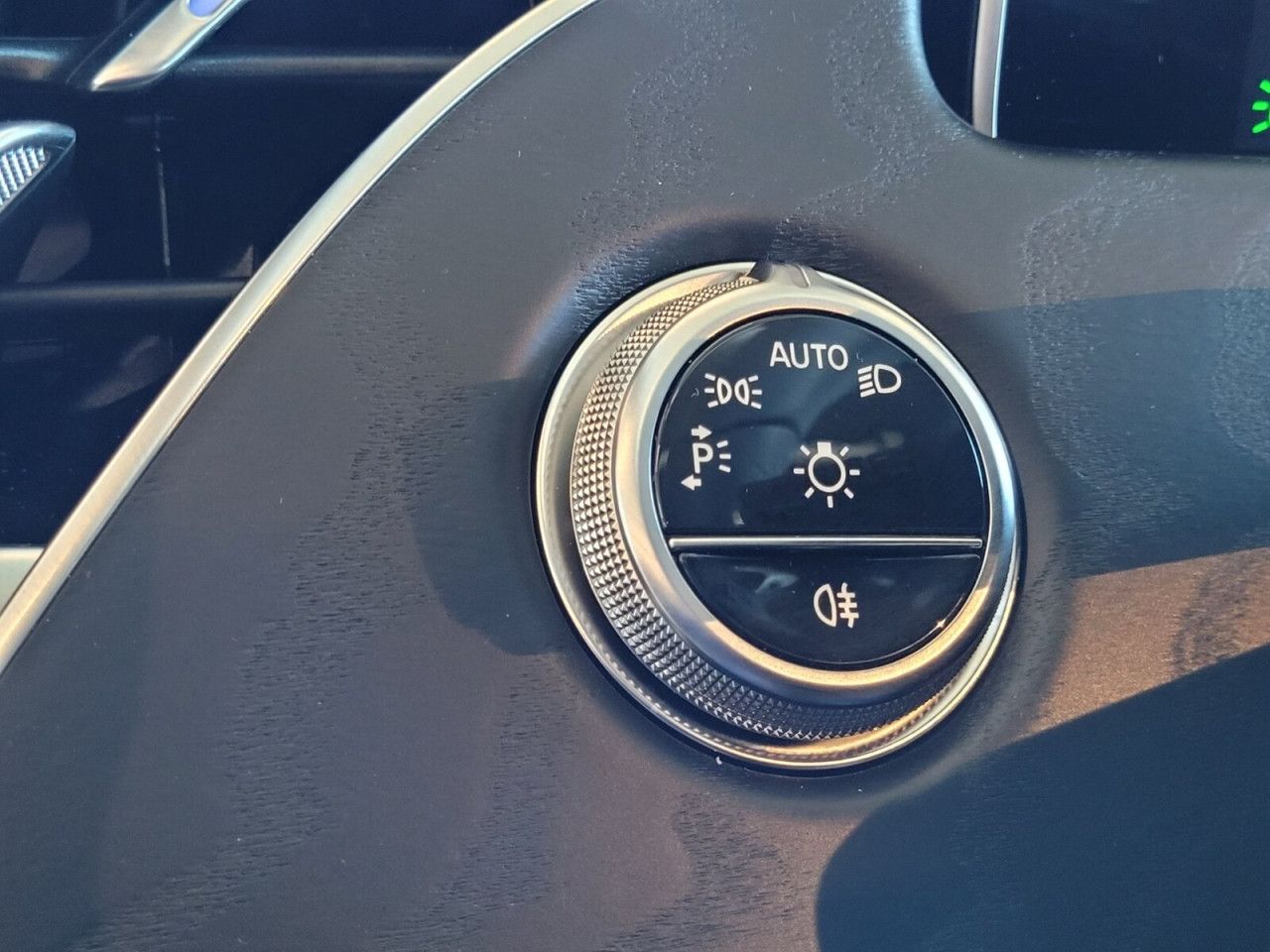 Mercedes-Benz E-Klasse – Bild 22