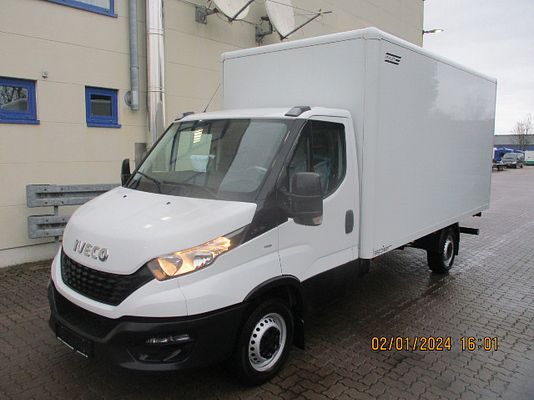 Vehicle image 1 / 5