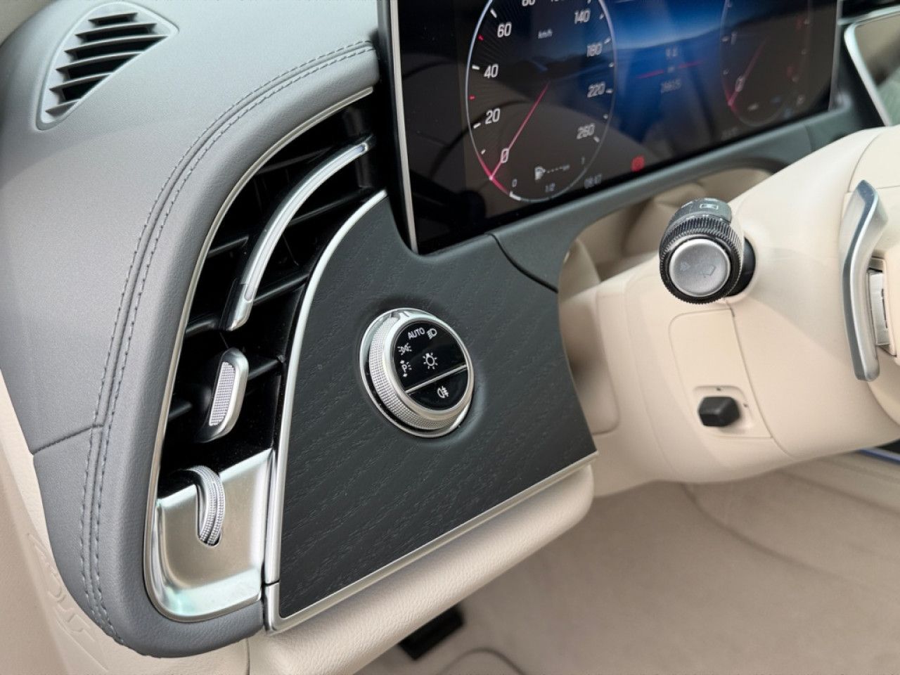Mercedes-Benz E-Klasse – Bild 16