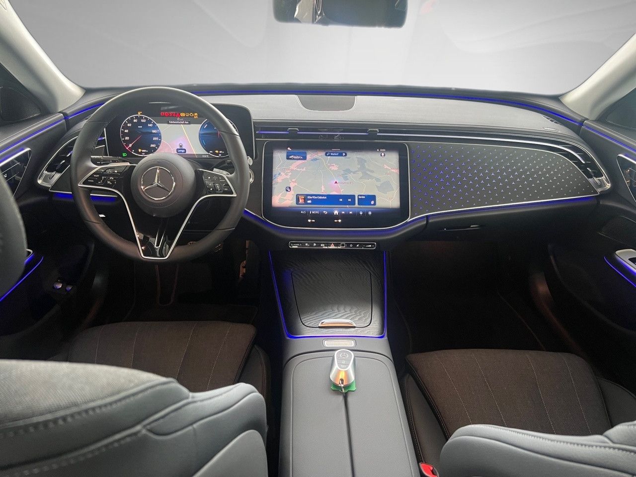 Mercedes-Benz E-Klasse – Bild 22