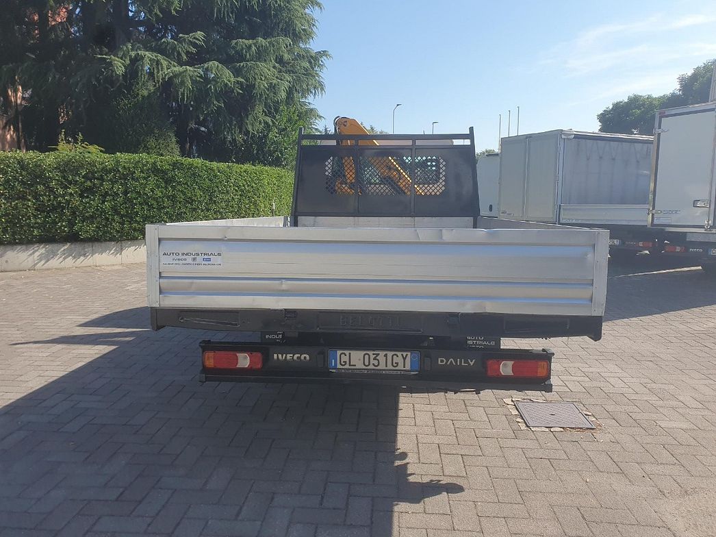 IVECO | IVECO DAILY 35C14 CON GRU E CASSONE FISSO
