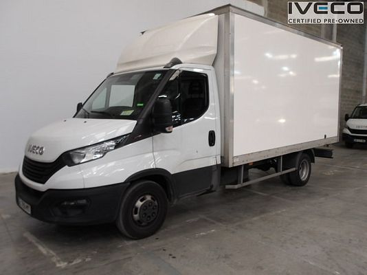 Vehicle image 1 / 5