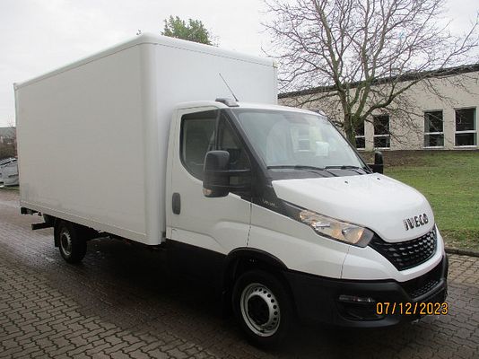Vehicle image 2 / 5