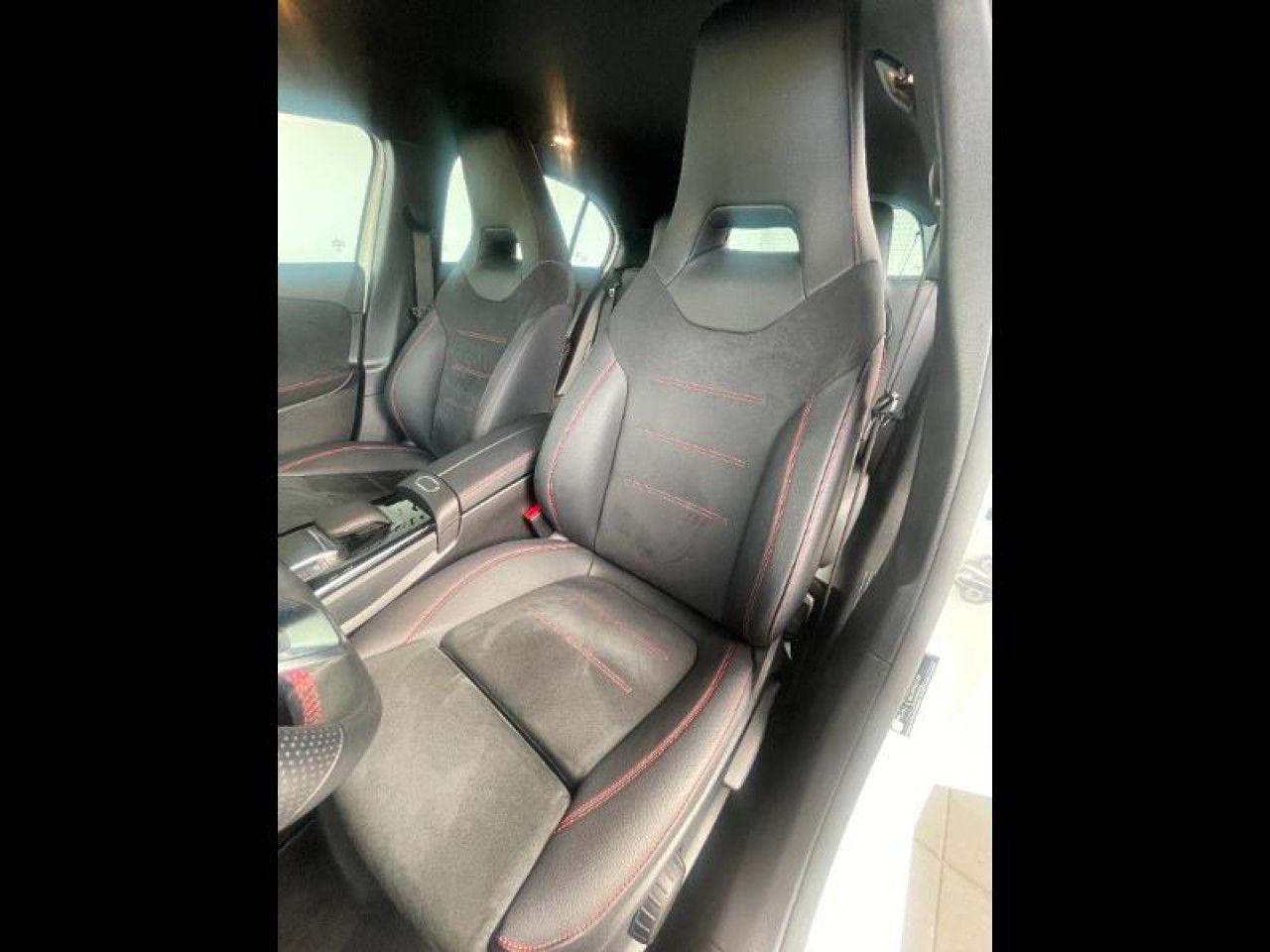 Photo du v&eacute;hicule 15 / 18