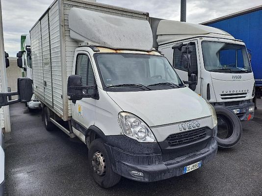 Vehicle image 1 / 6